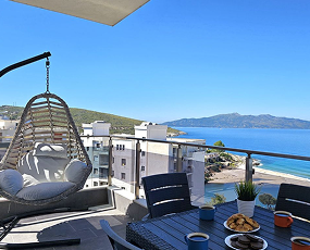 Apartment for sale near the city center with a sea view